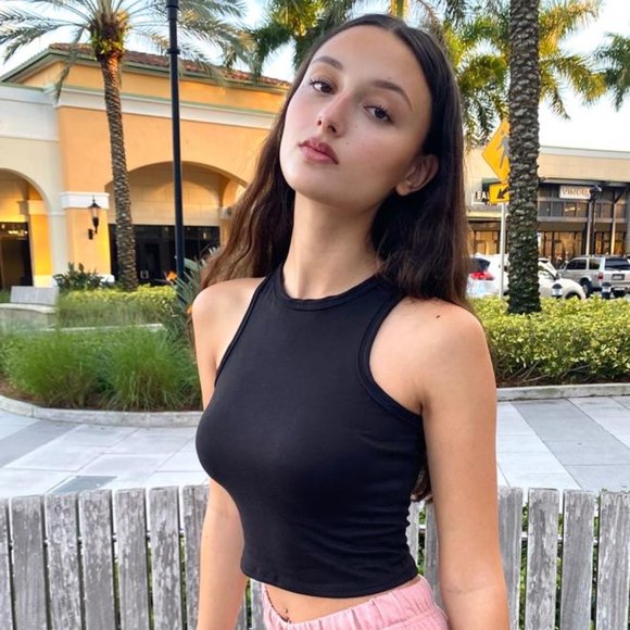 SHELOR FASHION Tops - Women's Black Basic Sleeveless crop Top